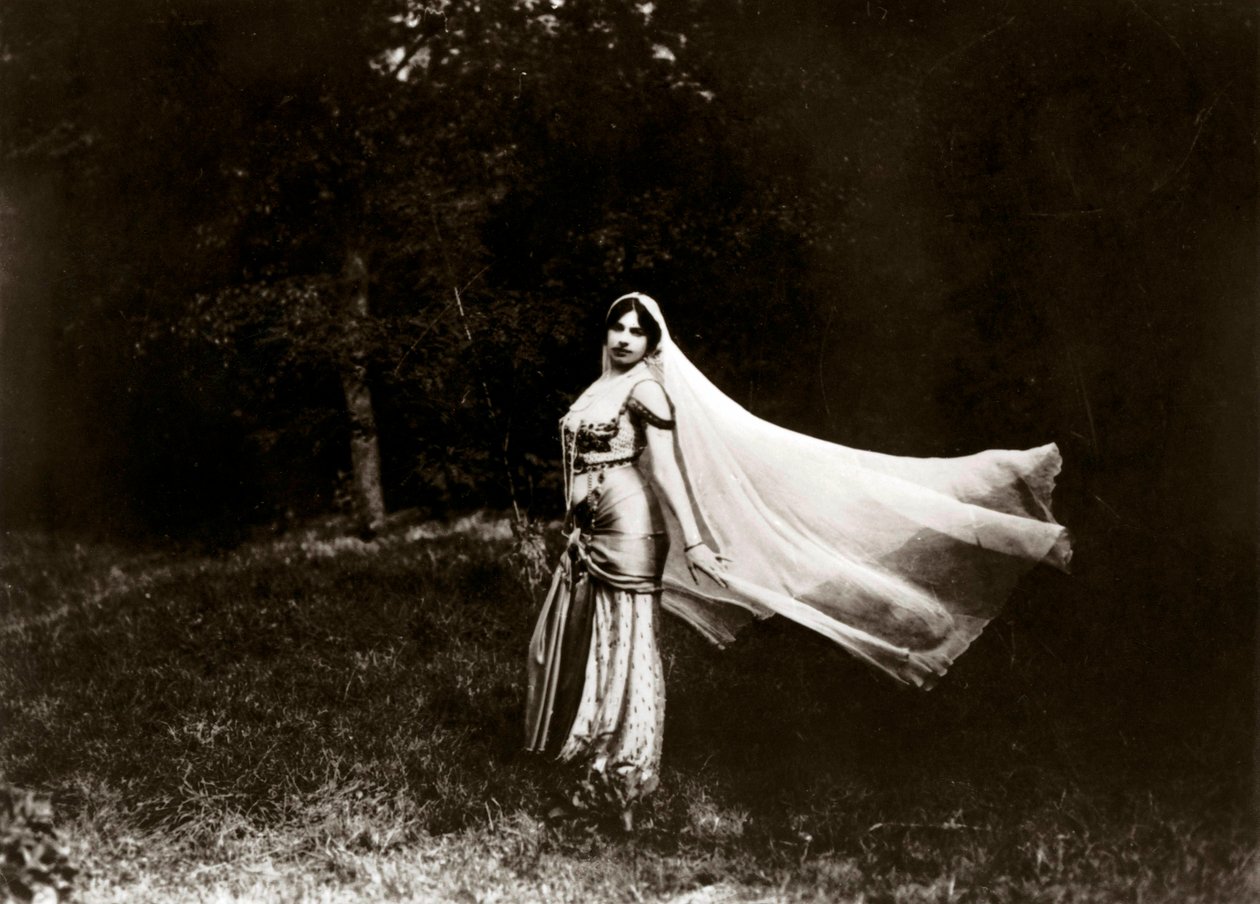 Porträtt av Margaretha Geertruida Zelle, känd som Mata Hari (Mata-Hari av Anonymous Anonymous