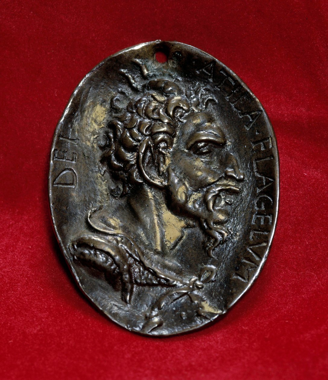Silvermedalj med bilden av Attila (395-453) hunnernas kung, gudsblomma. Paris, Louvren av Anonymous Anonymous