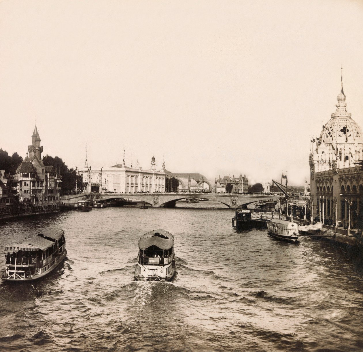 Universal Exposition of 1900 - Exposition Universelle de 1900 i Paris: The bridge of the Alma - privat samling av Anonymous Anonymous