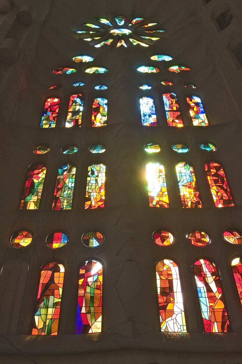 Fönster i målat glas av Antonio Gaudi