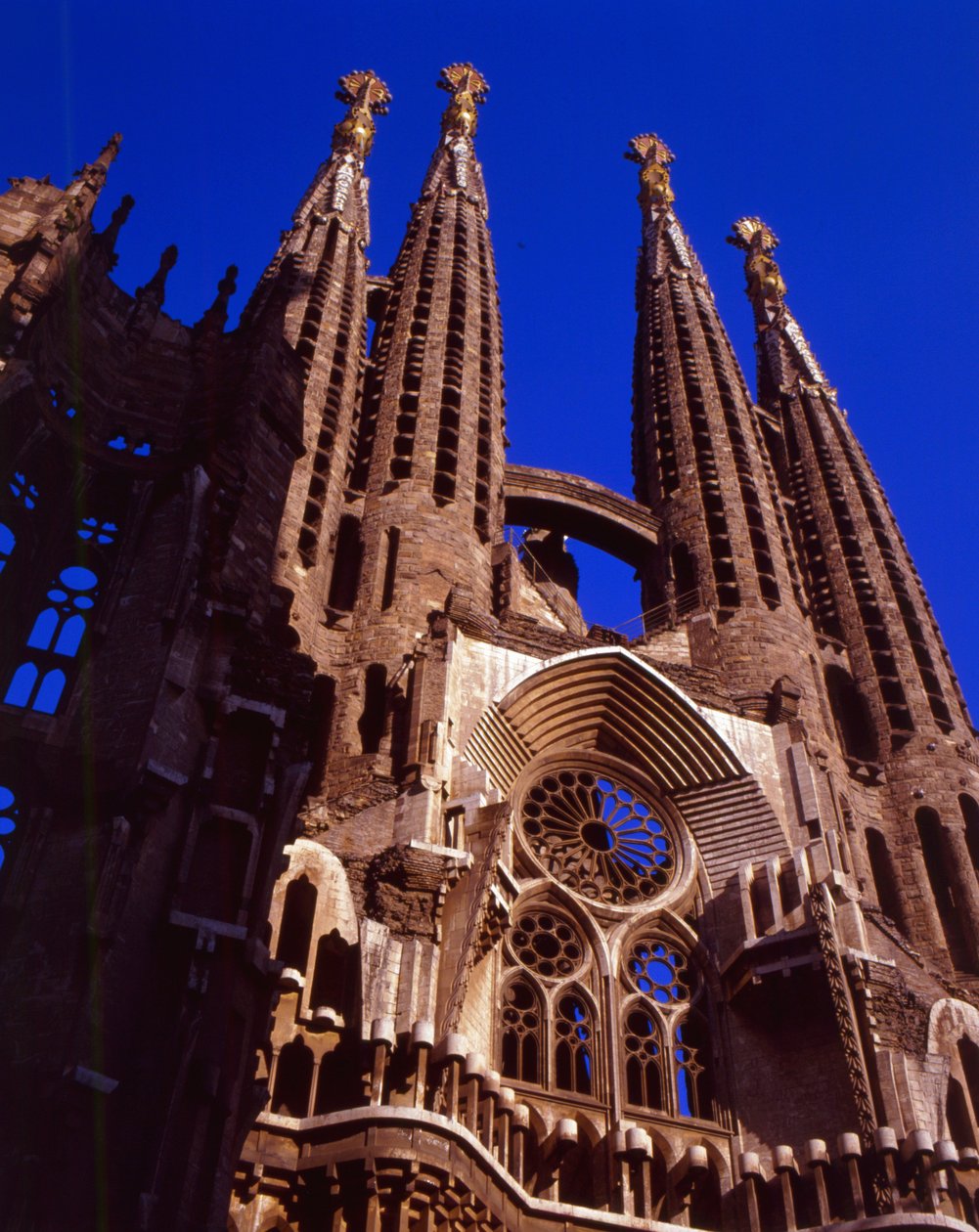 Utsikt över fasaden av Antonio Gaudi