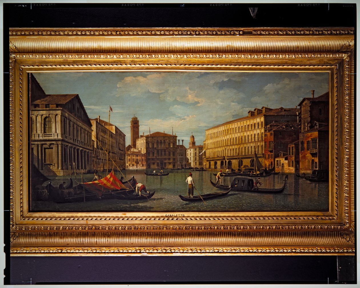 Utsikt över kanalen av Antonio (studio of) Canaletto