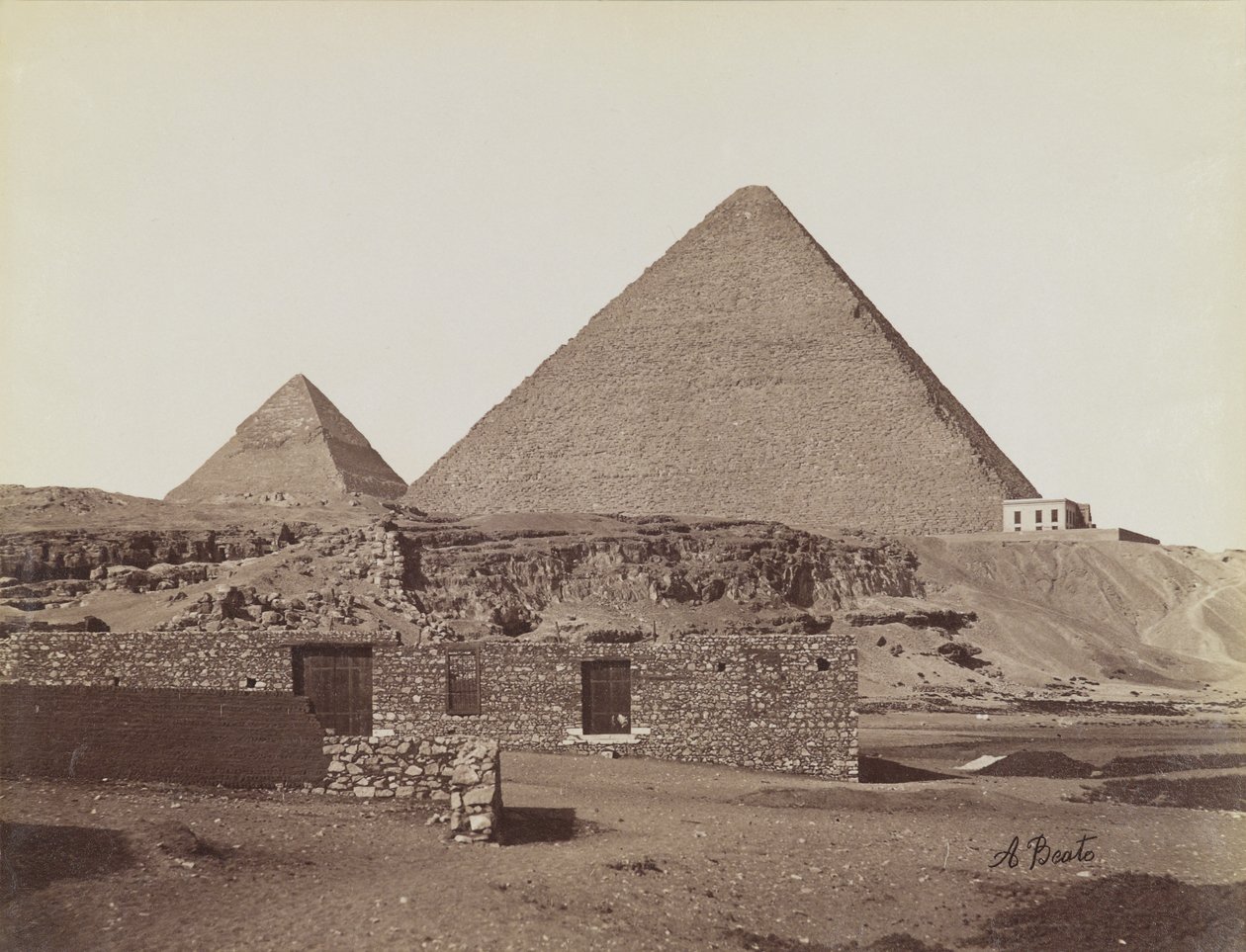 Pyramiderna i Giza, utsikt från nordost om pyramiderna i Chephren och Cheops av Antonio Beato