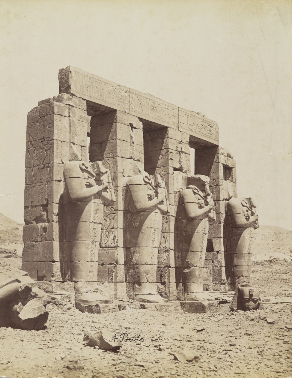 Ramesseum, Thebe, utsikt över den sydöstra delen av andra domstolen av Antonio Beato