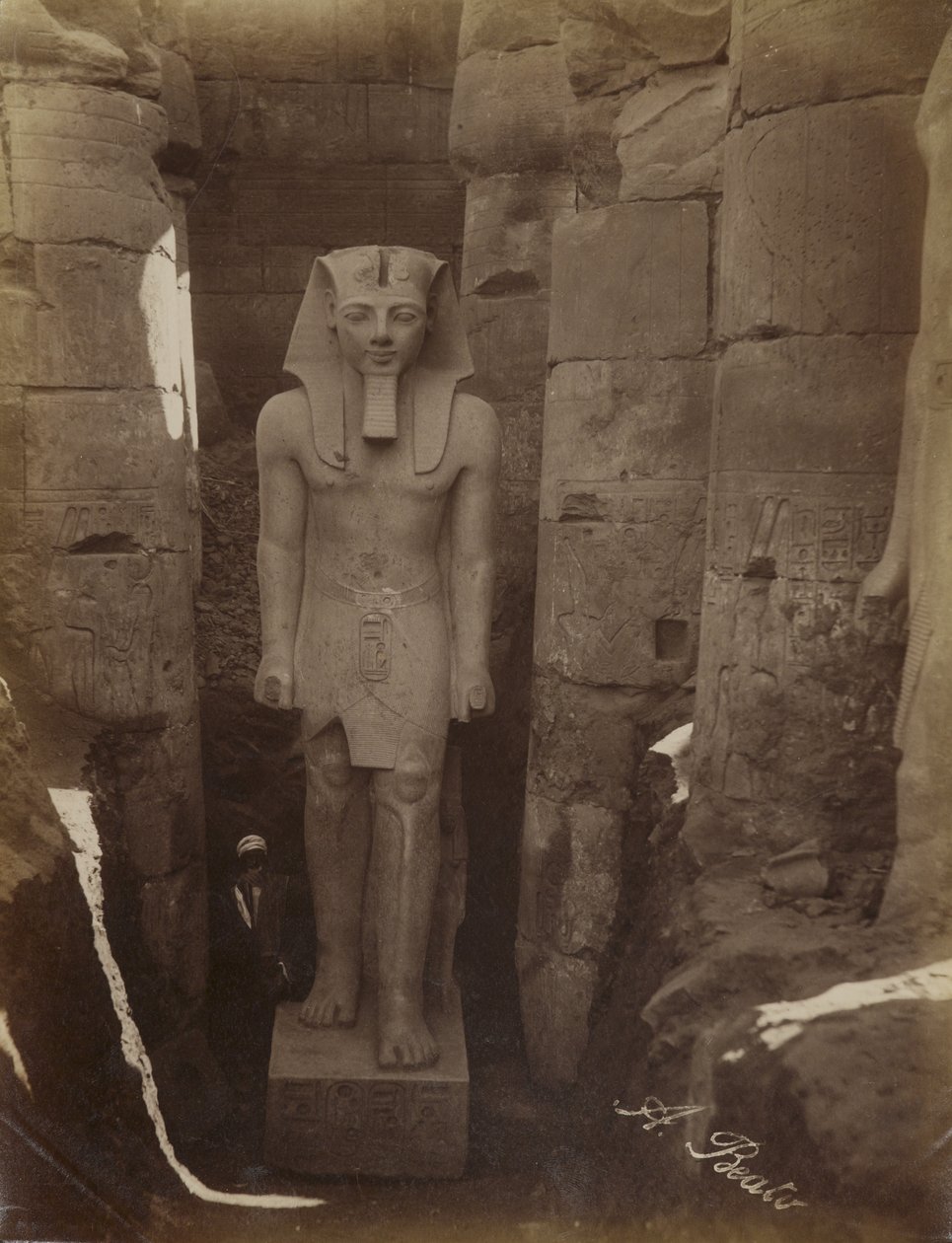 Staty de Ramesses II i Luxor av Antonio Beato