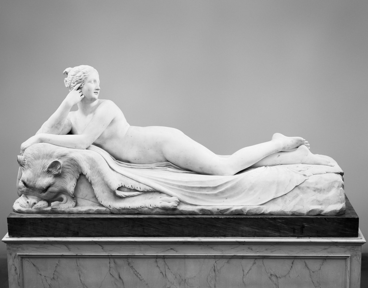 Liggande Naiad av Antonio Canova