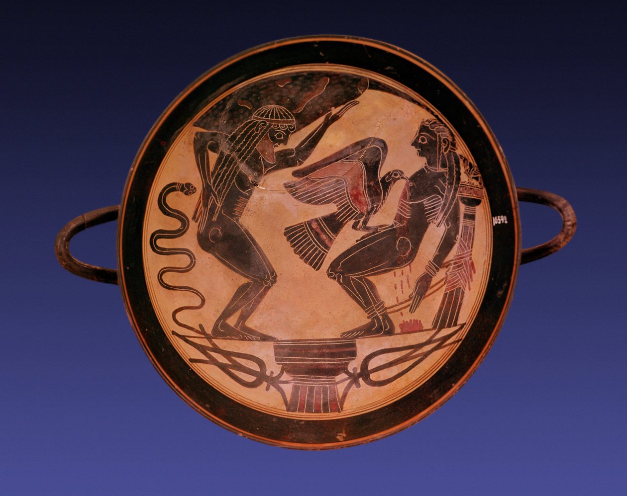 Svart figur kylix föreställande Atlas som håller upp himlen och Prometheus bunden med en örn som plockar ut sin lever, ca 555 f.Kr. (keramik) av Arkesilas Painter