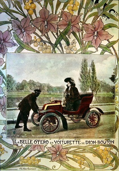 La Belle Otero vid ratten i en De Dion-Bouton-bil, ca 1900 av Arsene Herbinier