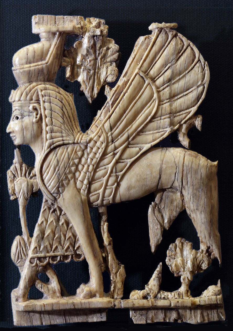 Bevingad griff med mänskligt ansikte, möbeldekor i fenicisk stil, Nimrud, 800-700 f.Kr. (elfenben) av Assyrian