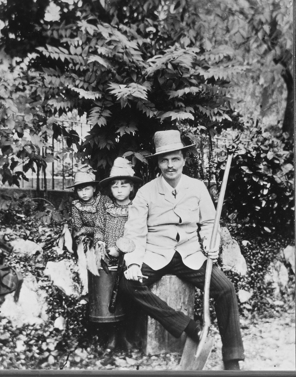 Självporträtt av August Strindberg, med sina barn på landet av August Johan Strindberg