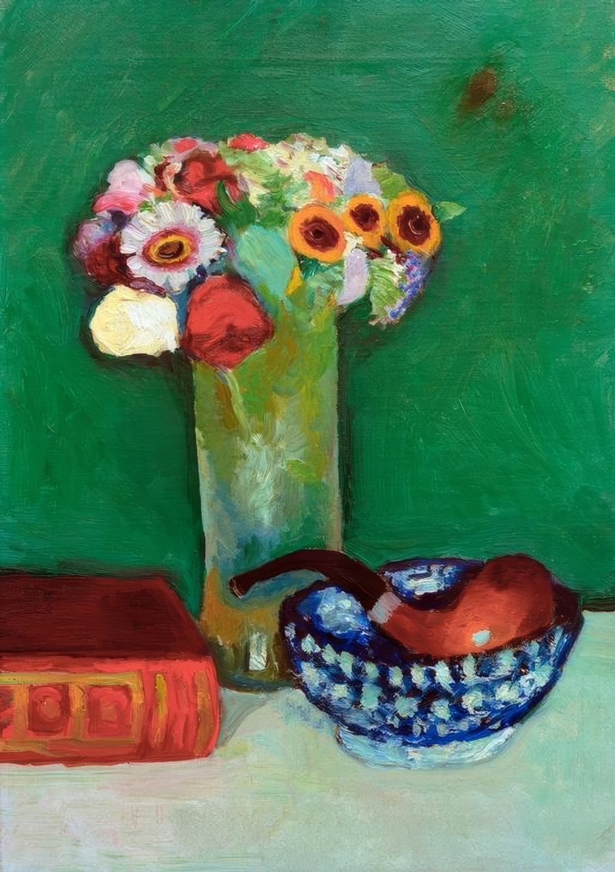 Stilleben med en bukett blommor och en pipa i en blå skål av August Macke