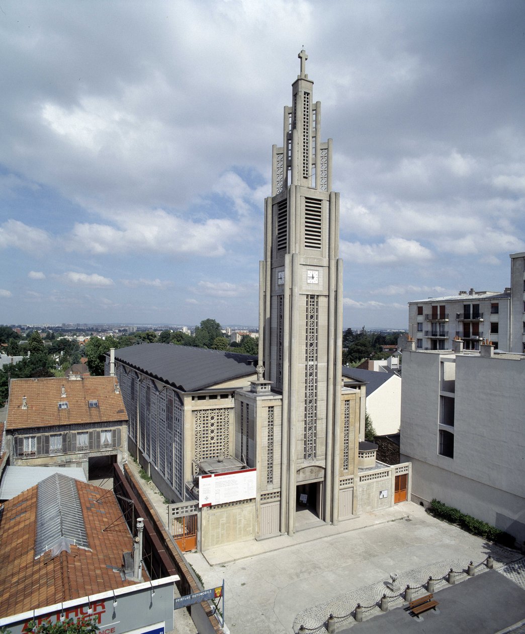 Översiktsbild av kyrkan Notre Dame de Le Raincy (Seine saint Denis) 1923 (foto) av Auguste Perret