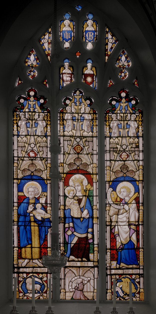 Apsidfönster med St. Johannes Döparen, Jungfru & Barn och St. Johannes evangelisten, 1841-42 av Augustus Welby Northmore Pugin