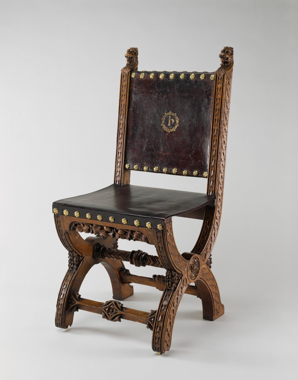 X-Frame Chair, tillverkad av John Webb, ca 1847 (ek, läder och mässing) av Augustus Welby Northmore Pugin