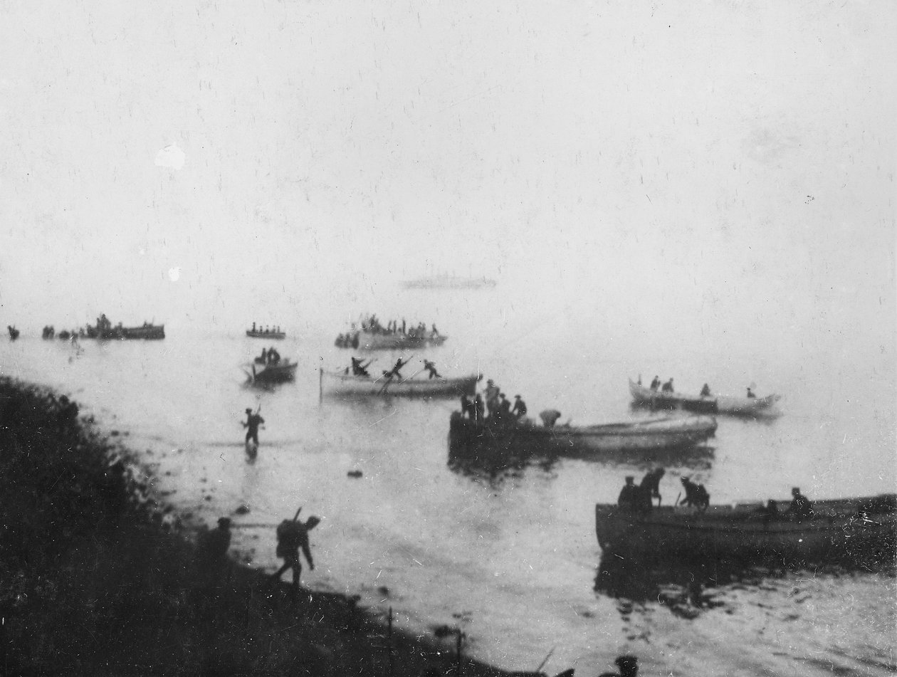 Landning vid Anzac Cove, ca. 1915 av Australian Photographer