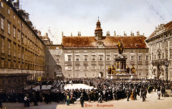 Band som spelar på innergården till det kejserliga slottet i Wien, ca 1905 (färg litho) av Austrian School