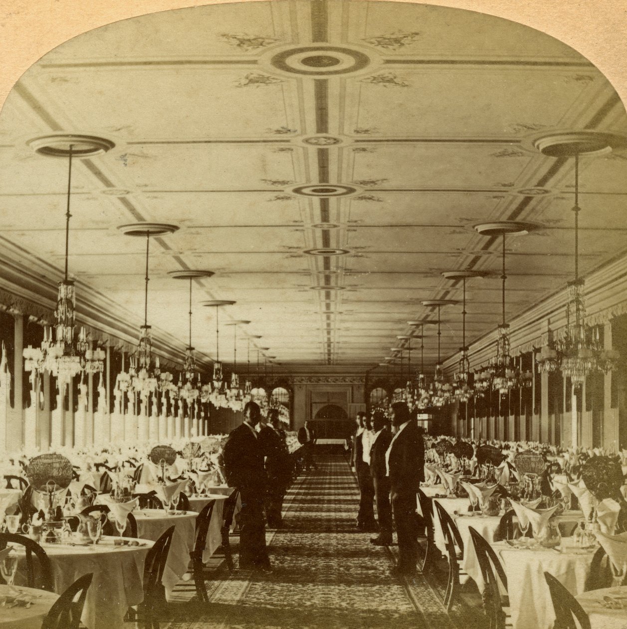 Matsal, Grand Union Hotel, Saratoga, New York, USA. av B. W. Kilburn