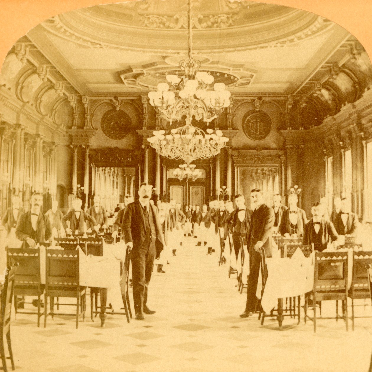 The Great Dining Hall, Windsor Hotel, sägs vara den finaste i världen, Montreal, Kanada, 1894. av B. W. Kilburn