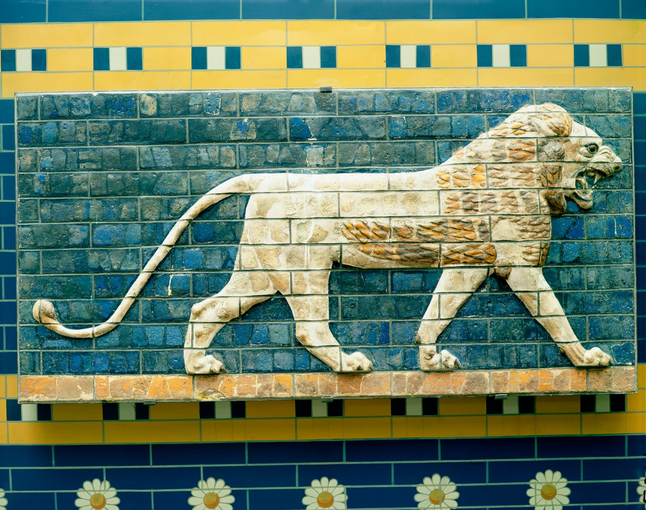 Lejon som representerar Ishtar, från Babylon, 625-539 f.Kr. (emaljerade tegelstenar) av Babylonian