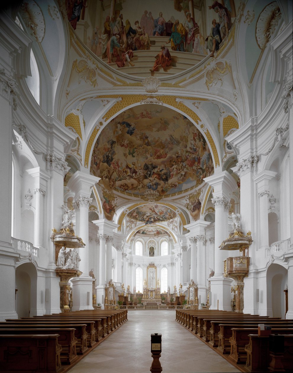 Invändig vy av klosterkyrkan av arkitekten Johann Balthasar Neumann (1687-1753) Neresheim, Tyskland av Balthasar Neumann