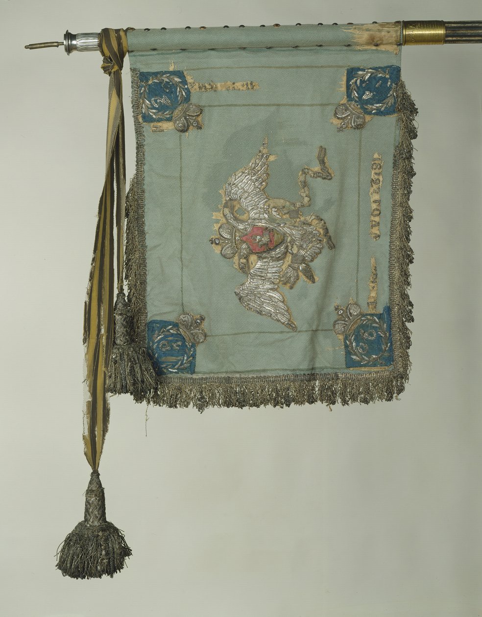 The Standard of Saint George av His Majestys Life-Guards Cuirassier Regiment, ca. 1830 av Banners and Standards Flags