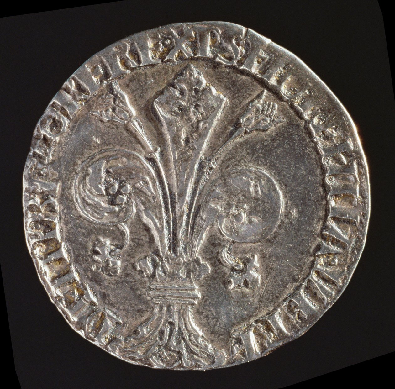 Framsidan av en stor guelf med en lysfleur, präglad 1376 (silver) (för baksidan se 119192). av Barduccio di Chierichino