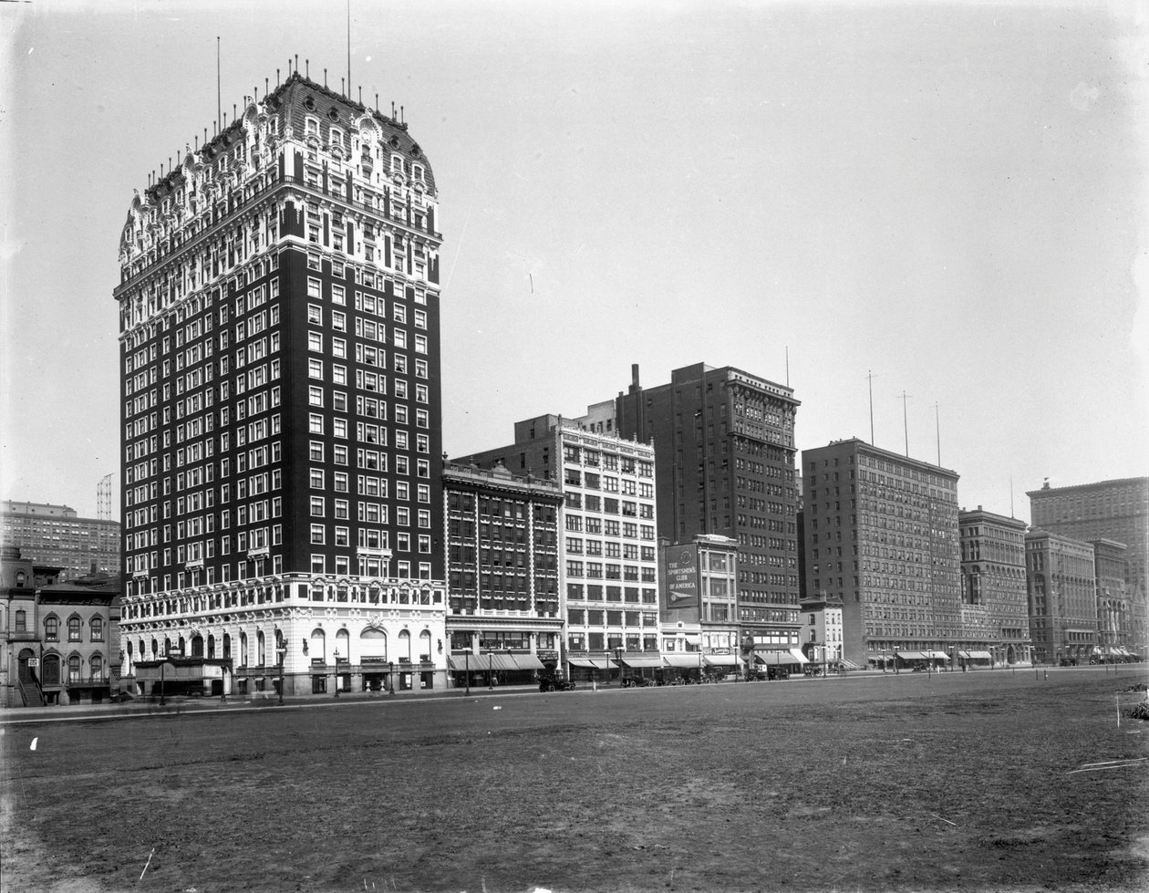 Byggnader på Michigan Avenue från Balbo Street till Van Buren Street, Chicago, Illinois, USA, ca 1905 (s/v foto) av Barnes and Crosby