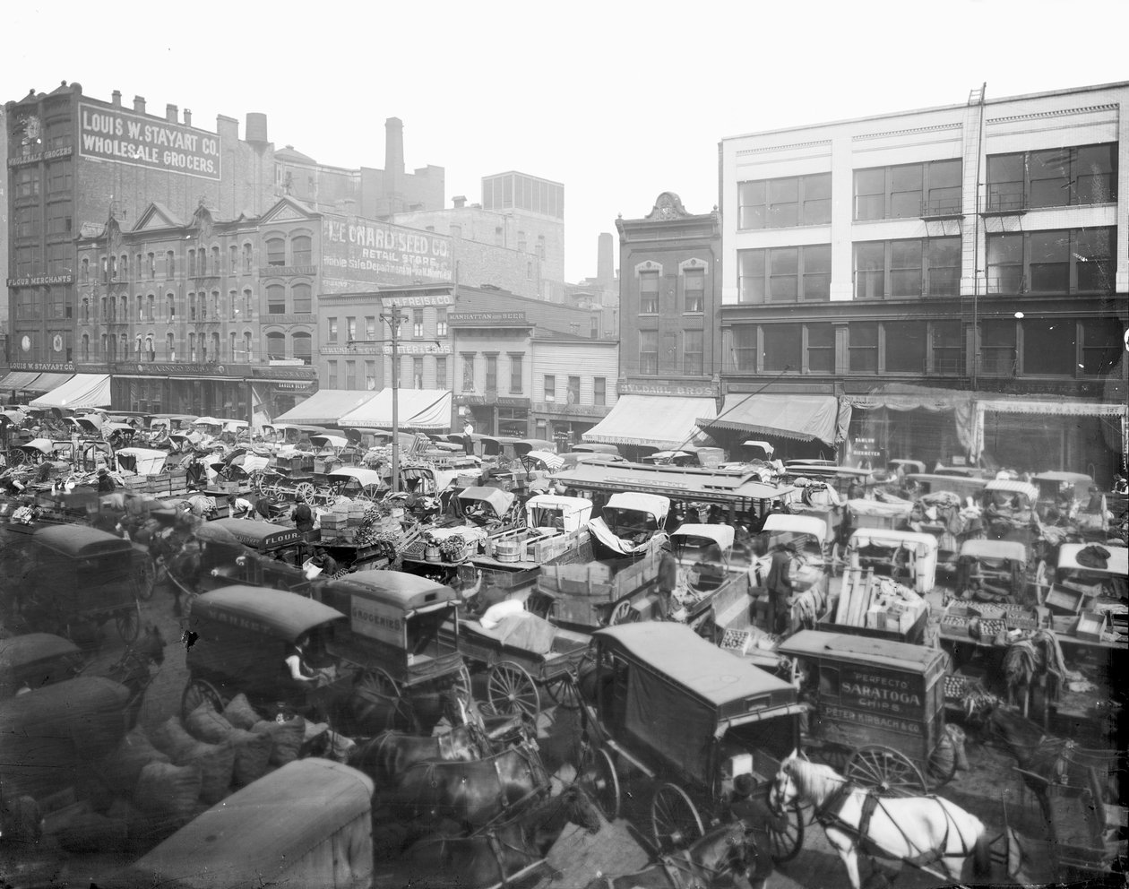 Haymarket Square, Chicago, Illinois, USA, ca 1905 (s/v foto) av Barnes and Crosby