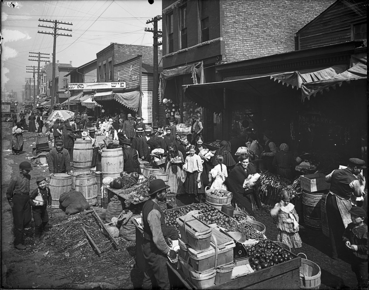 Maxwell Street Market, Chicago, Illinois, USA, ca 1905 (s/v foto) av Barnes and Crosby