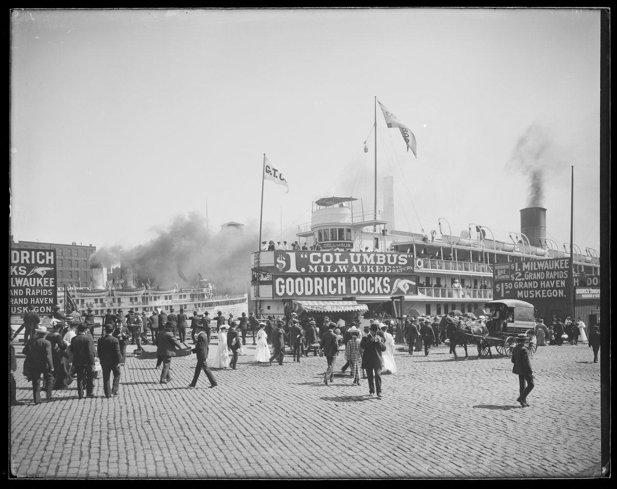 Passagerarfartyget Christopher Columbus lade till vid Goodrich Docks, Chicago, Illinois, USA, ca 1905 (s/v foto) av Barnes and Crosby