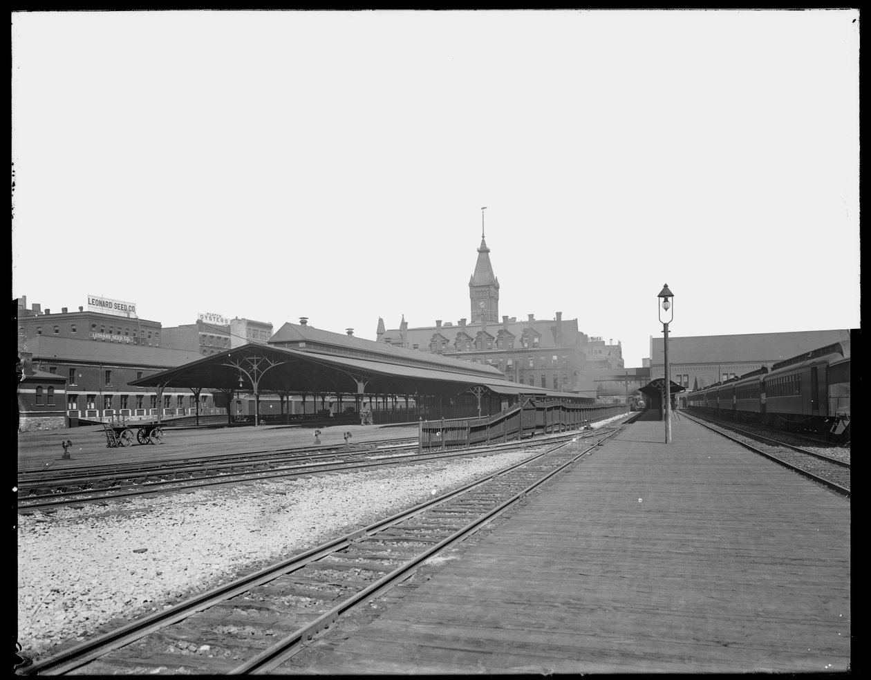 Wells Street Station, Chicago, Illinois, USA, ca 1905 (s/v foto) av Barnes and Crosby