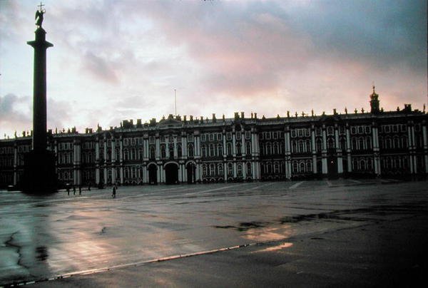 Exteriör vy av Vinterpalatset (1753-52) (foto) av Bartolomeo Carlo conte Rastrelli