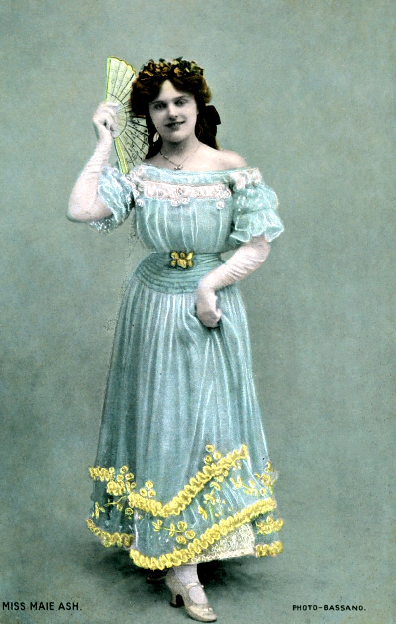 Maie Ash, skådespelerska, 1905. av Bassano Studio