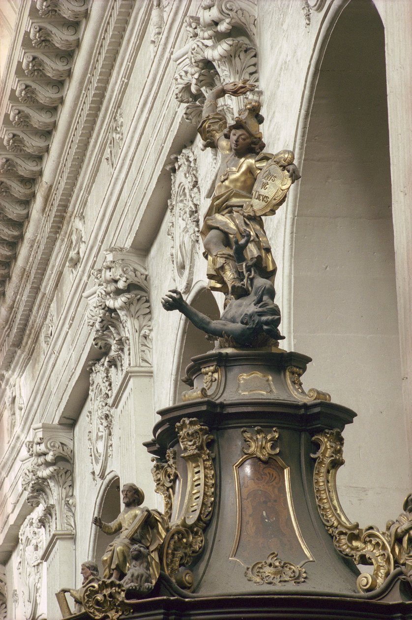 Predikstol, även kallad Sanningens predikstol, detalj: St. Mikael och draken, 1749 (förgylld, trä och intarsia) (se även 252679 och 252681) av Bavarian school
