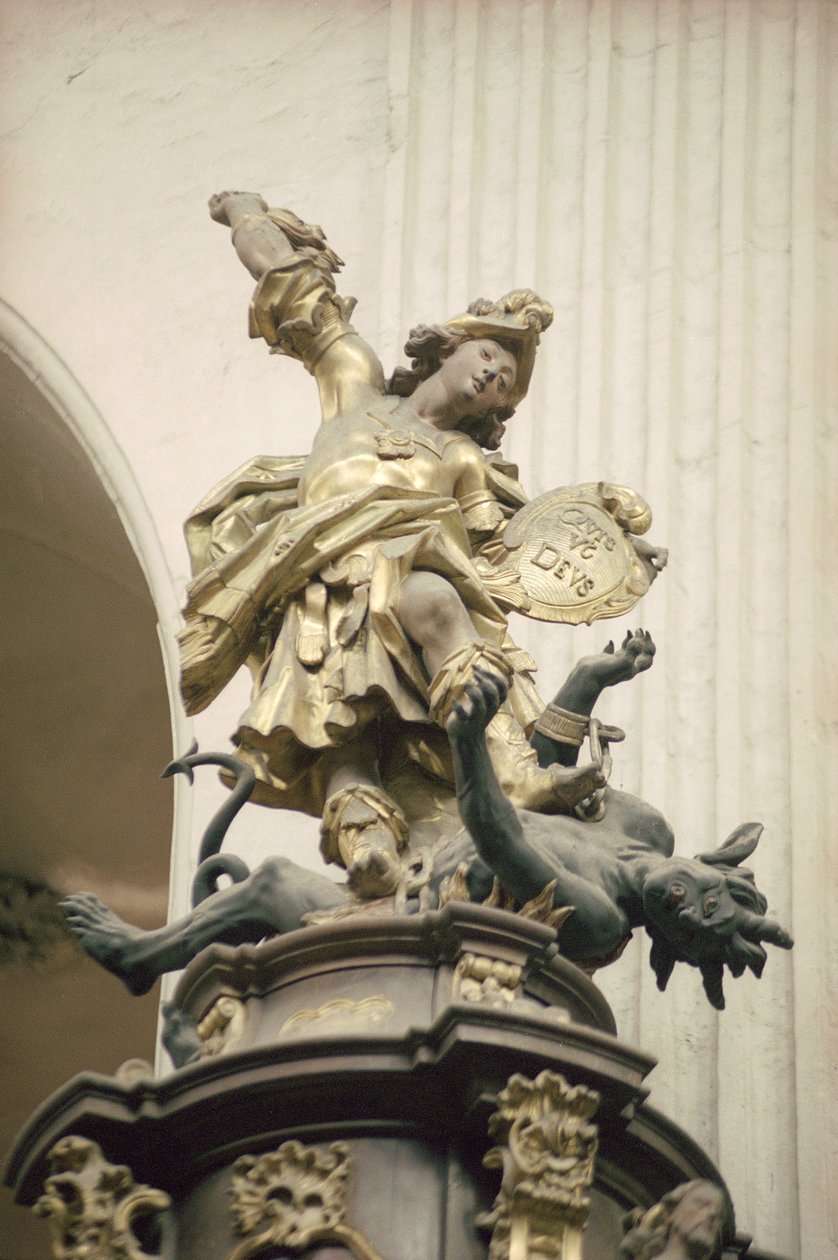Predikstol, även kallad Sanningens predikstol, detalj: St. Mikael och draken, 1749 (förgylld, trä och intarsia) (se även 252679 och 252680) av Bavarian school