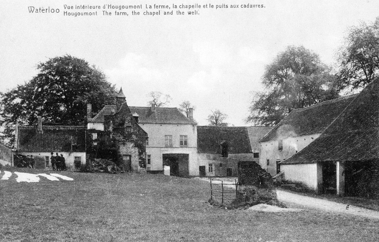 Farm of Hougoumont, en viktig strategisk plats för Wellington under slaget vid Waterloo, jubileumsvykort, ca 1912 (photolitho) av Belgian Photographer