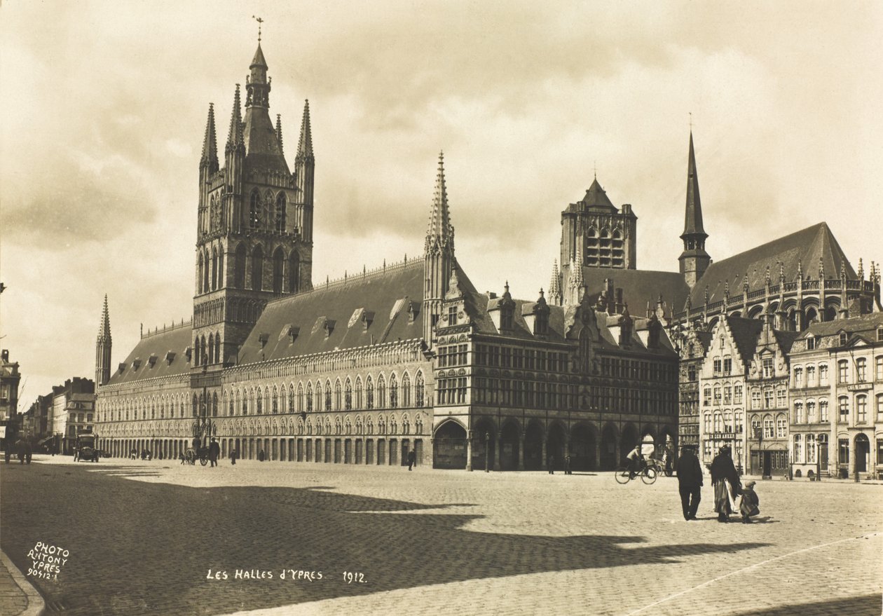 Ypres hallar av Belgian Photographer
