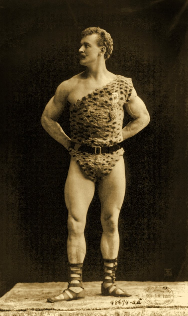 Eugen Sandow, i klassisk grekisk-romersk pose, ca 1894 av Benjamin J. Falk