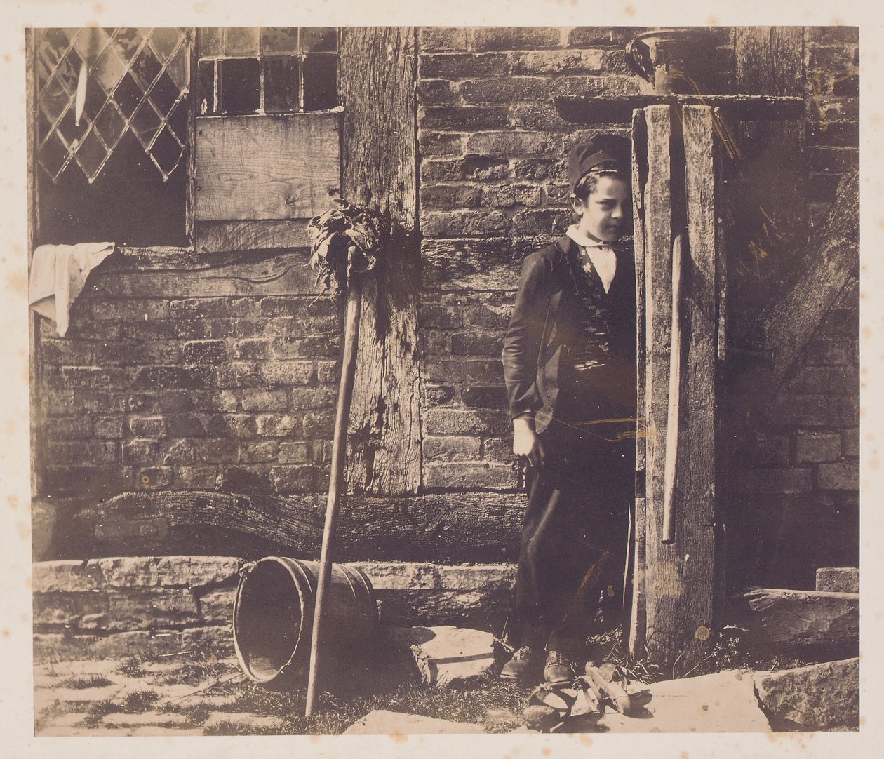Walter Chamberlain gömmer sig bakom Bredicot pump, mitten av 1850-talet av Benjamin Brecknell Turner