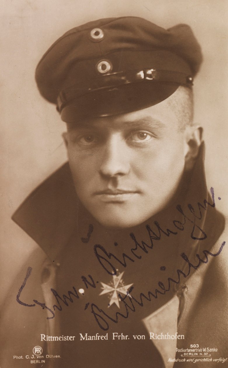 Porträtt av Manfred von Richthofen 1892-1918, 1918. av Berlin . Photo studio C. J.
