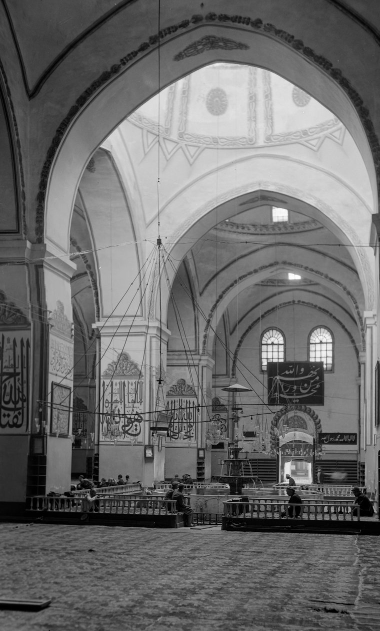 Interiör i stora Camlica moskén, Istanbul av Bernard F. Rogers