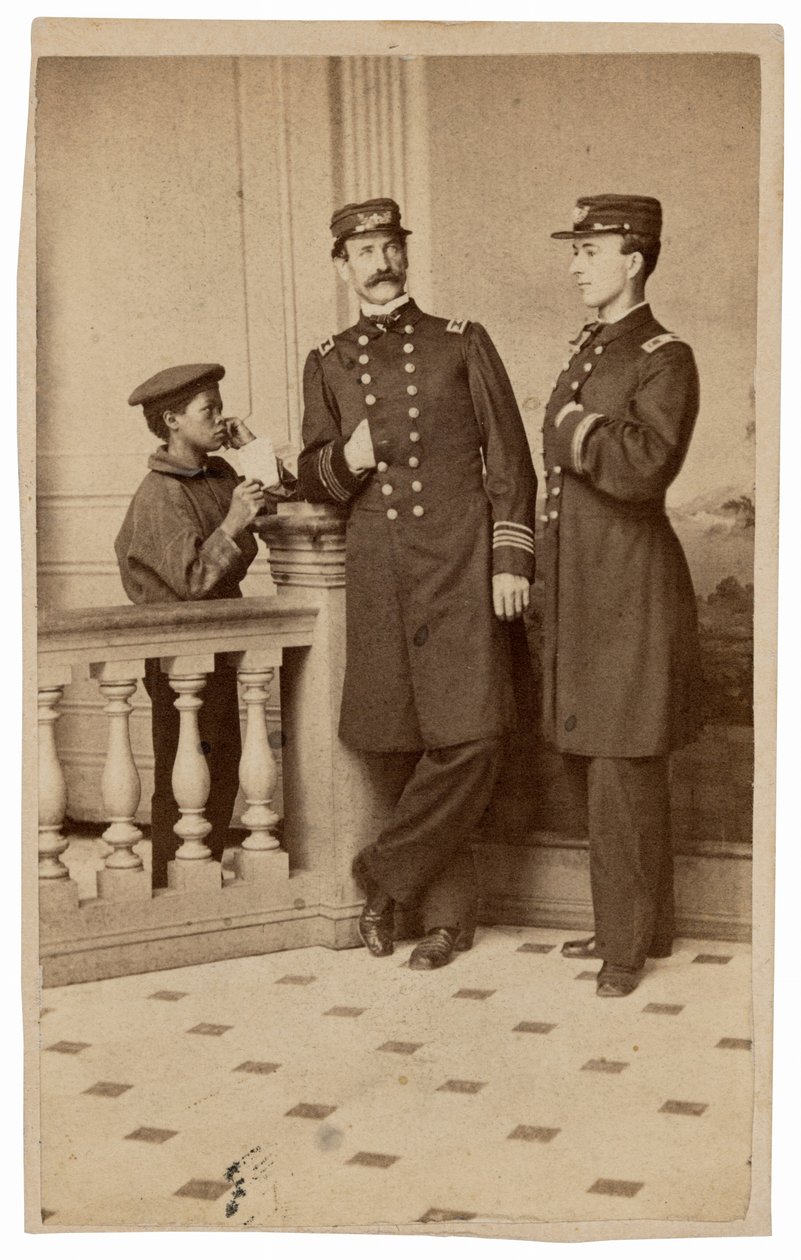 Porträtt av marinofficerare och en budbärare,ca. 1863 (foto) av Bernard Moses