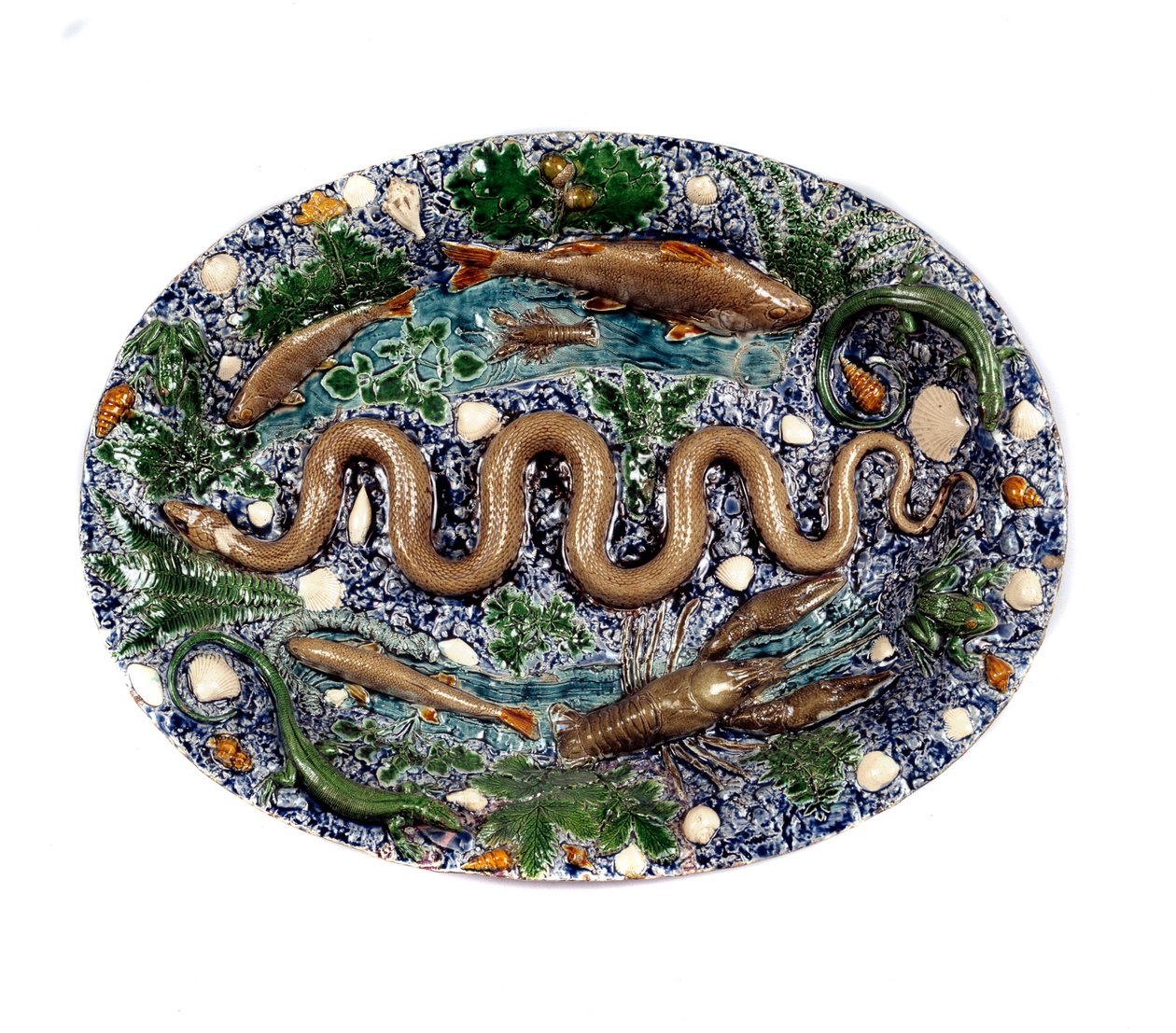 Damm dekorerar rustika statyetter som kallas "ormskålen". Keramik i glaserad jord av Bernard Palissy (1510-1589) av Bernard Palissy