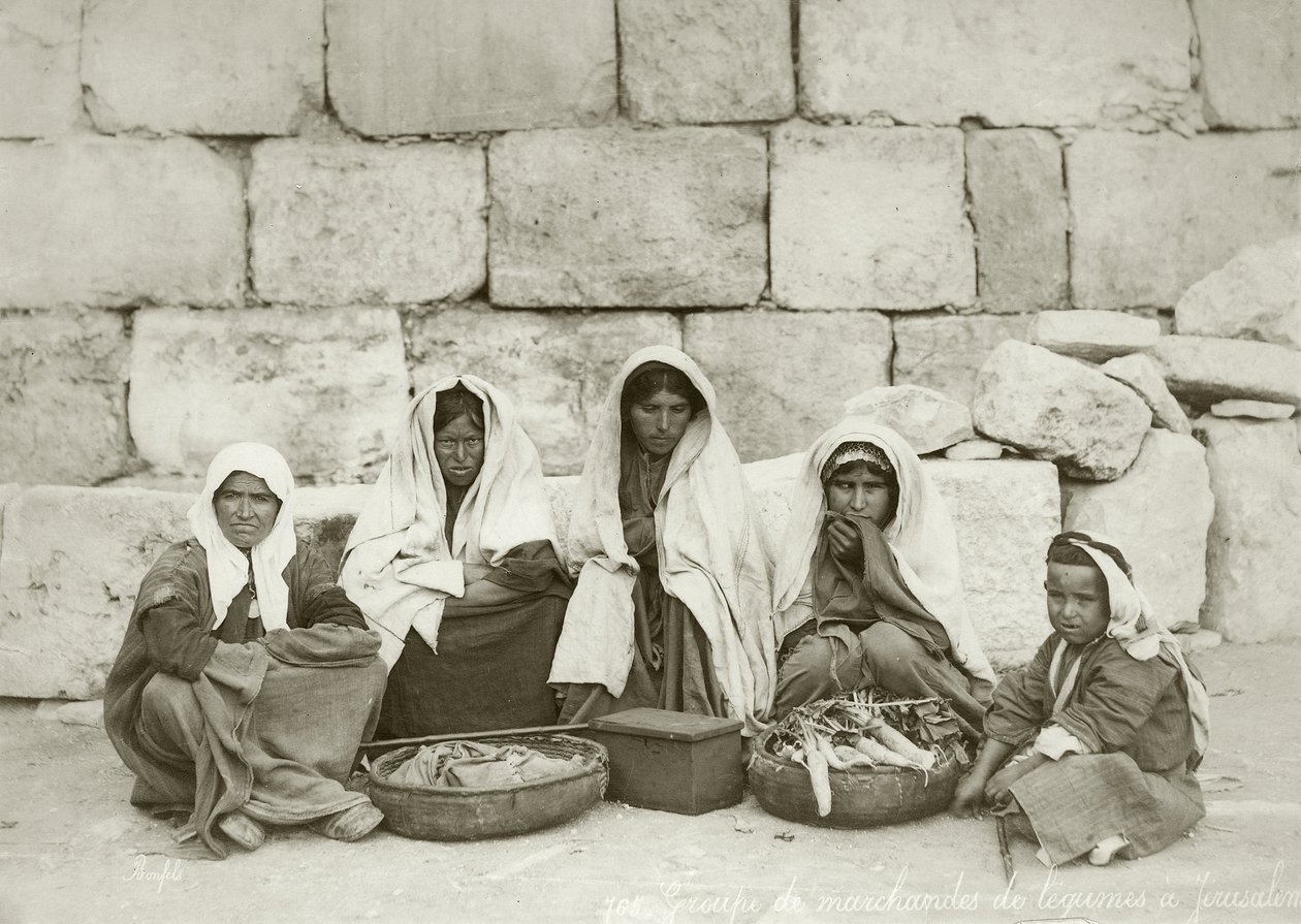 En grupp fellahin vid slutet av marknaden, ca 1867-98 av Bonfils Studio
