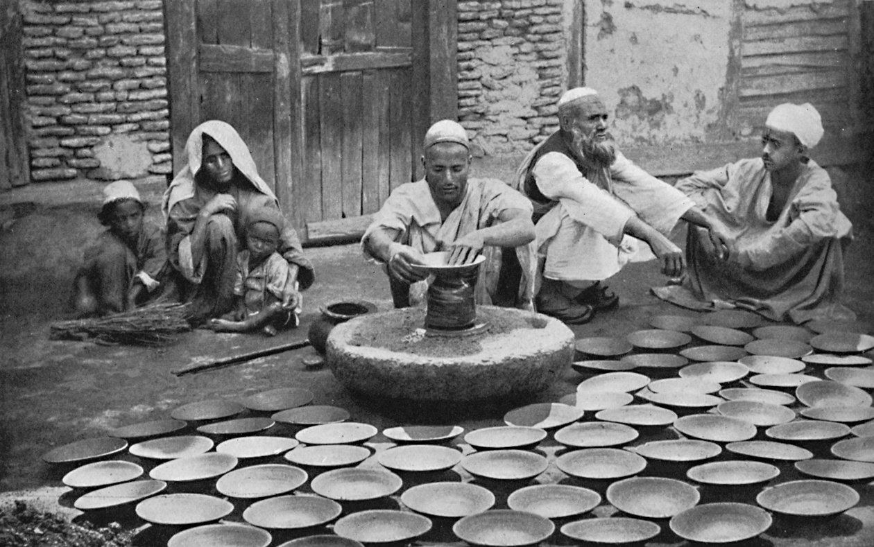 Kashmiri krukmakare på jobbet, 1902 av Bourne and Shepherd