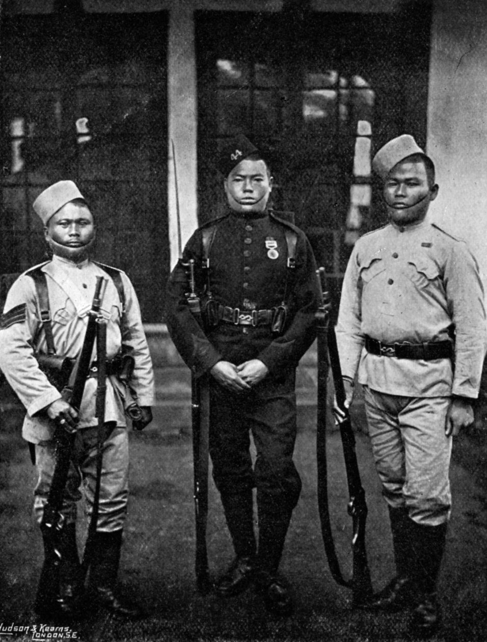 Typer av uniformer för den 44:e Gurkhas, 1896 av Bourne and Shepherd