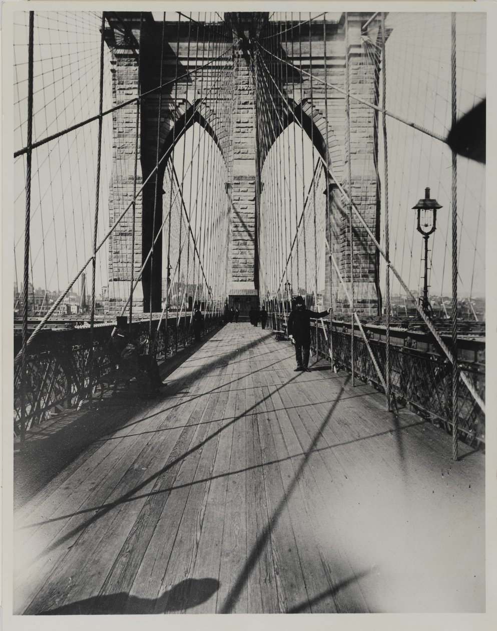 East River Bridge, 1888 (gelatinsilvertryck) av Breading G. Way