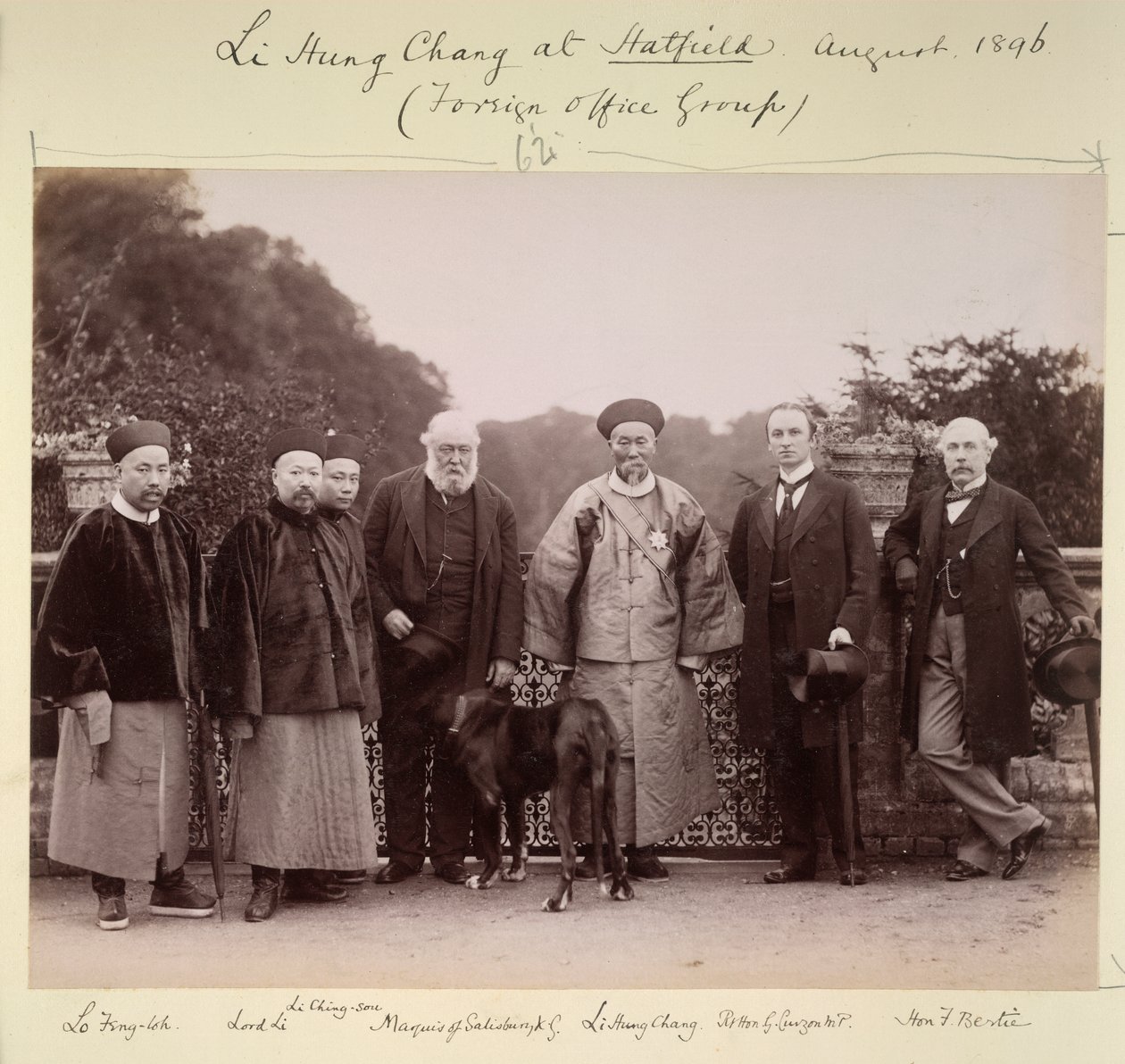 Li Hung Chang på Hatfield (Foreign Office Group), augusti 1896 (s/v foto) av British Photographer