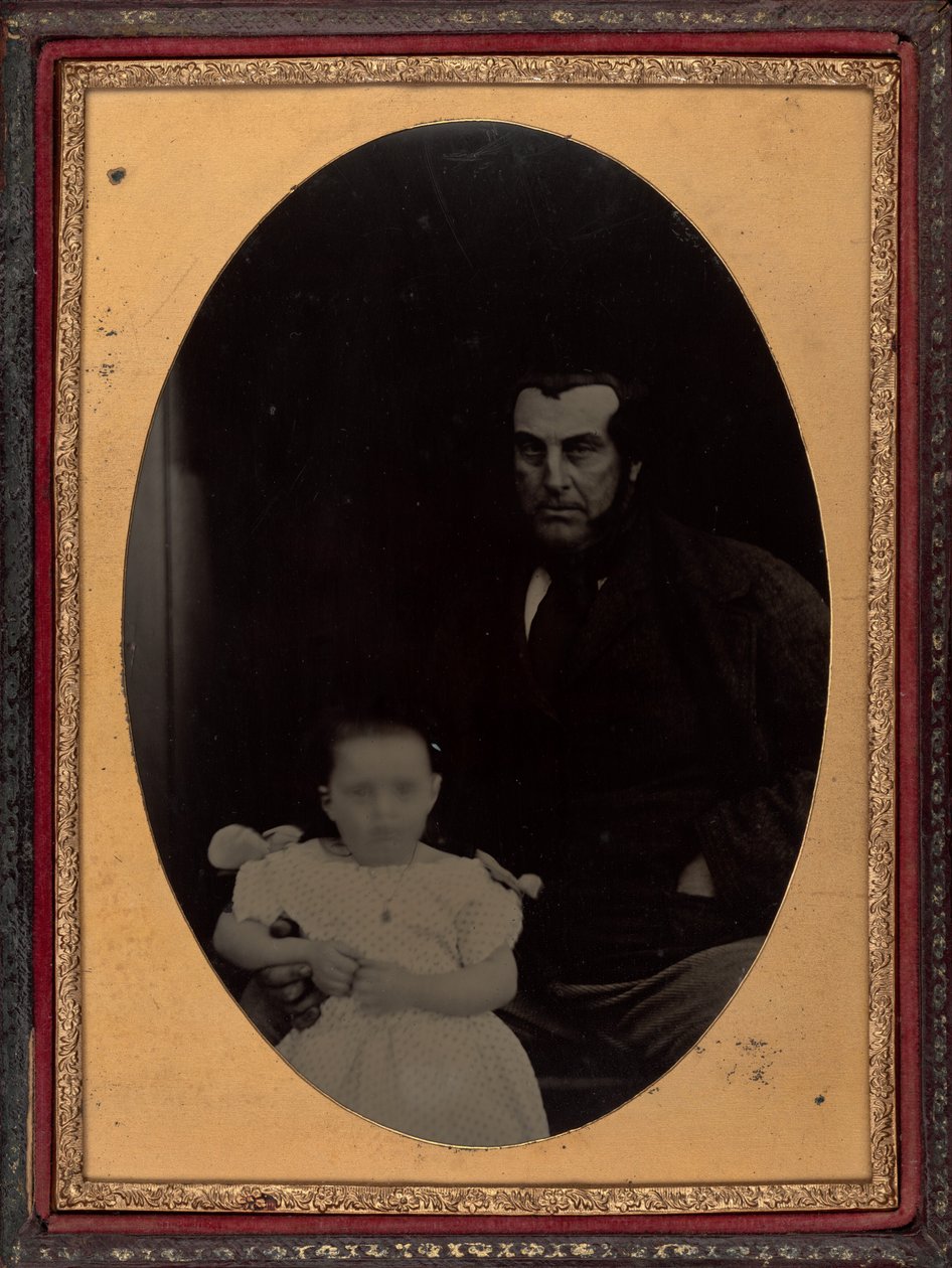 Porträtt av en far och dotter,1860-talet (foto) av British Photographer