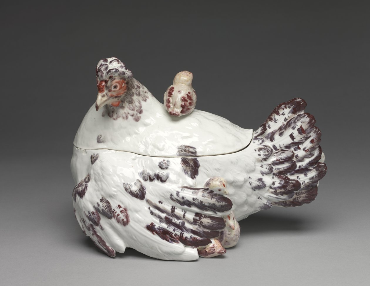 Hen and Chicks Tureen, Chelsea Porcelain Factory, c.1755 av British School